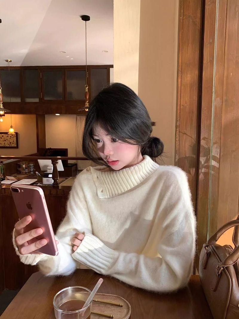 girl Lazy Style High-End Design Turtleneck Sweater Women, Loose Fit For Autumn Winter, Soft And Cozy Pullover White Top_voghion.com