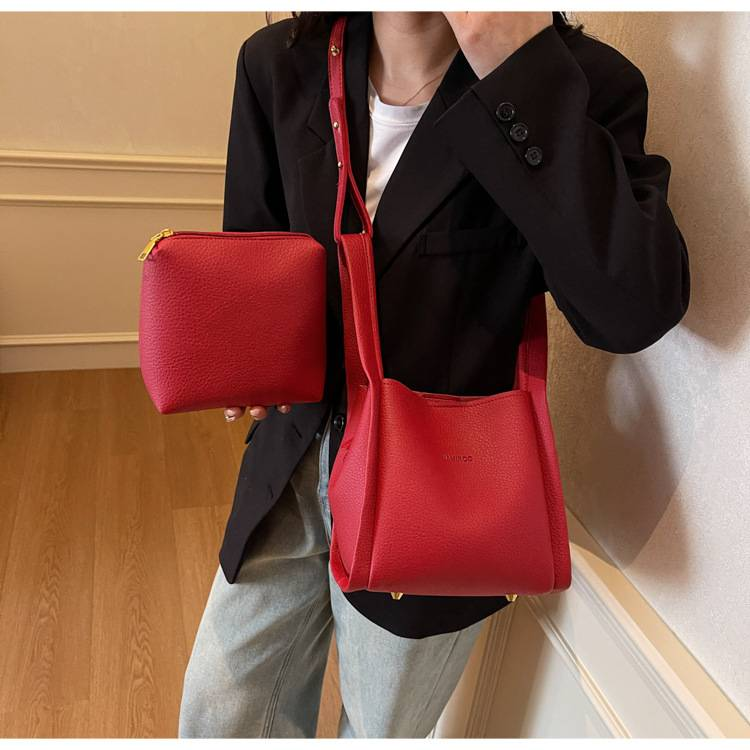 Zweiteilige, weiche Schultertasche mit Litschi-Muster für Mütter im Außenhandel. Neue, lässige, einfache, tragbare diagonale Tasche für das Leben._voghion.com