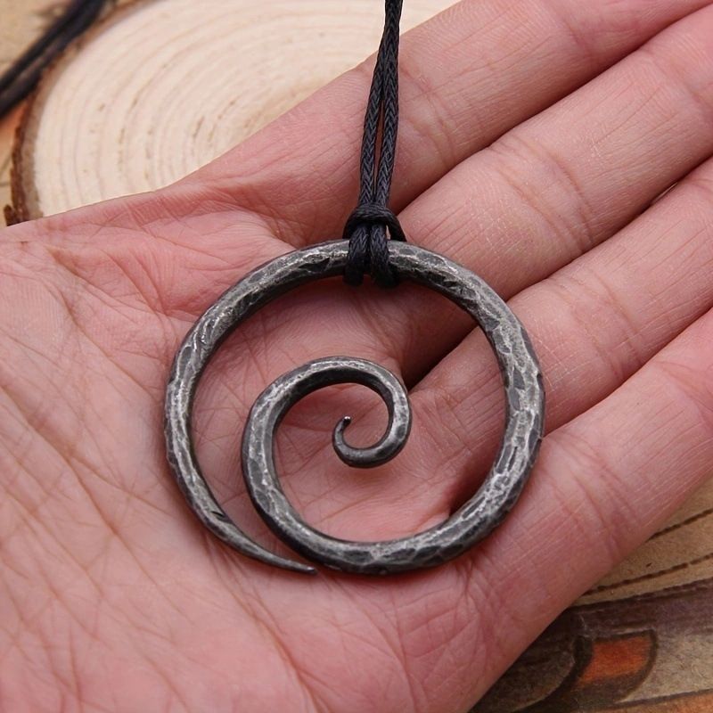 Collana con ciondolo amuleto simbolo spirale vichinga Gioielli norvegesi accessori per feste da uomo_voghion.com