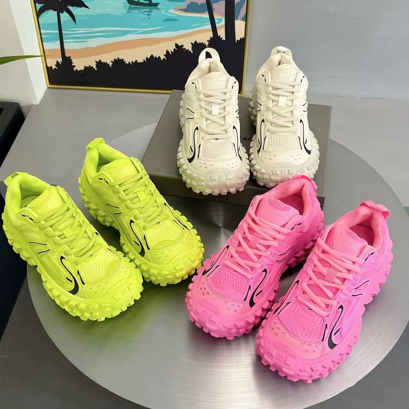 2025 Frühjahr neue Reifen Damen dicken Sohlen Höhe zunehmende Casual Sports Paar Tank Papa Schuhe Herren trendige_voghion.com