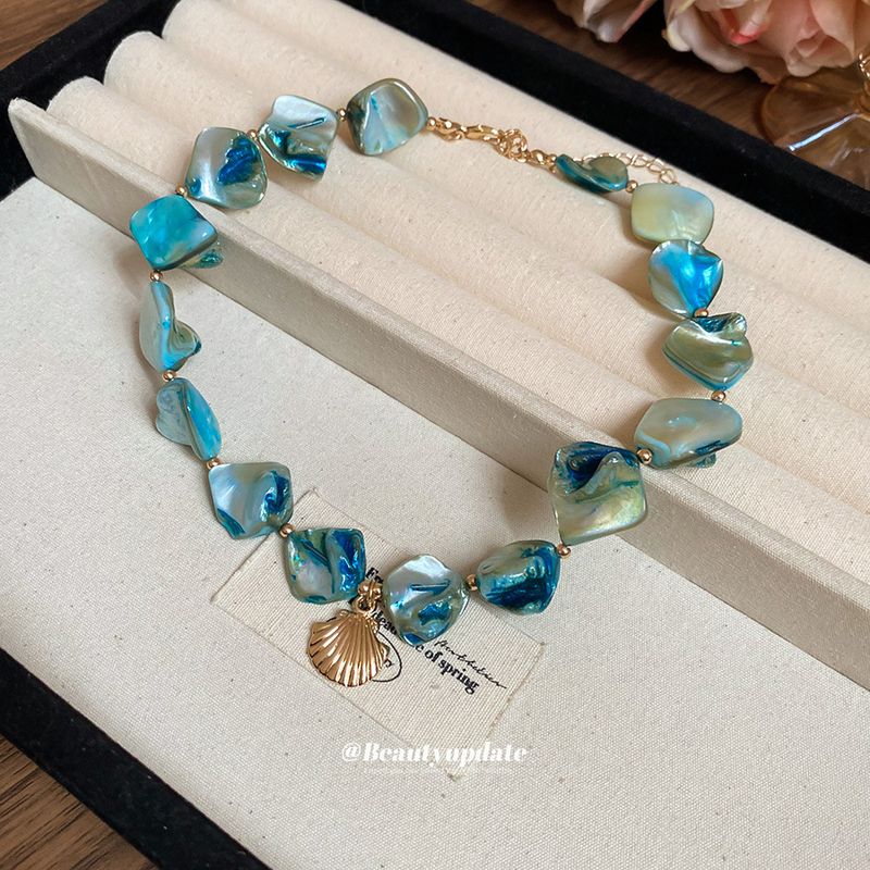 Irregular Natural Shell Pearl Necklace, Seaside Vacation Style Collarbone Chain, Bohemian High-end Temperament Accessory_voghion.com