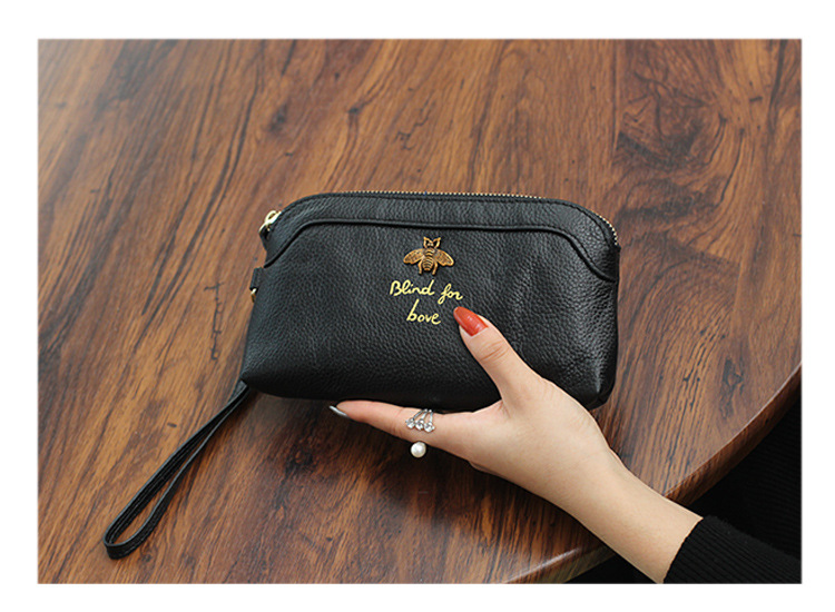 2023 Pochette in pelle con hardware squisito ape europea e americana Pochette da donna casual a grande capacità Portafoglio a mano_voghion.com