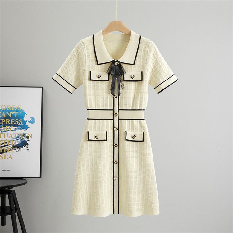Petite robe noire classique en tricot – Mini-robe trapèze taille haute pour une élégance sans effort_voghion.com