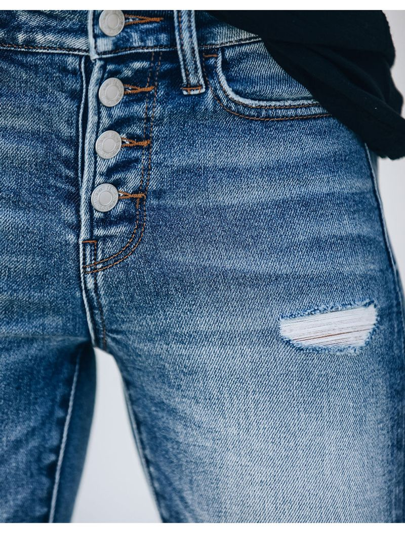 Schmale, zerrissene Jeanshose mit hohem Stretchanteil für Damen_voghion.com