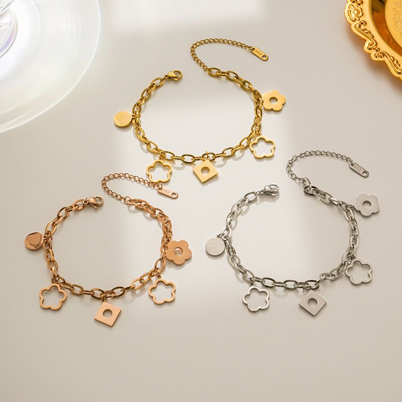 Modisches koreanisches Titan-Blumen-Armband, süßes Edelstahl-Anhängerarmband für Mädchen_voghion.com
