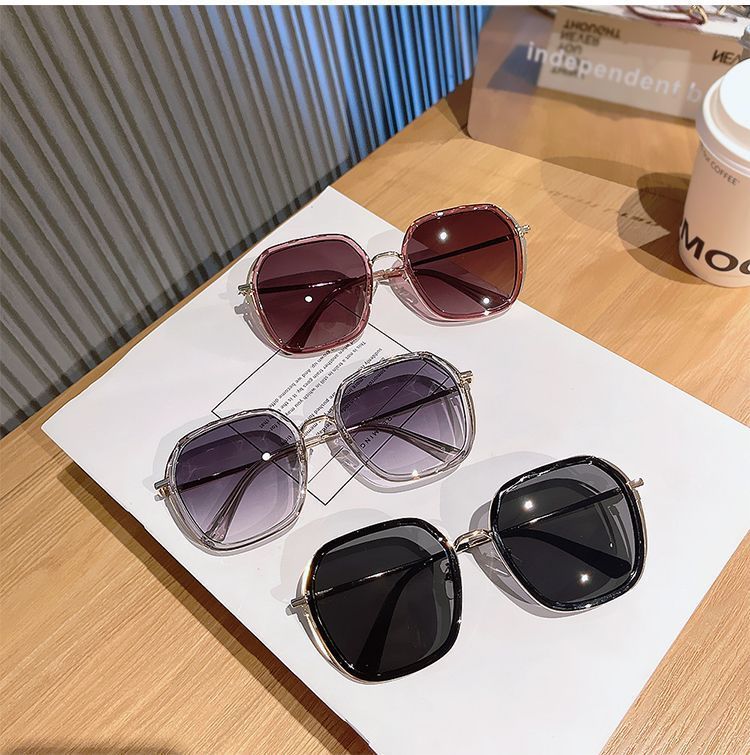 Temperament Elegant Sunglasses Women's Summer UV Protection Large Frame Shows Face Small Sunglasses Advanced Sense Travel_voghion.com