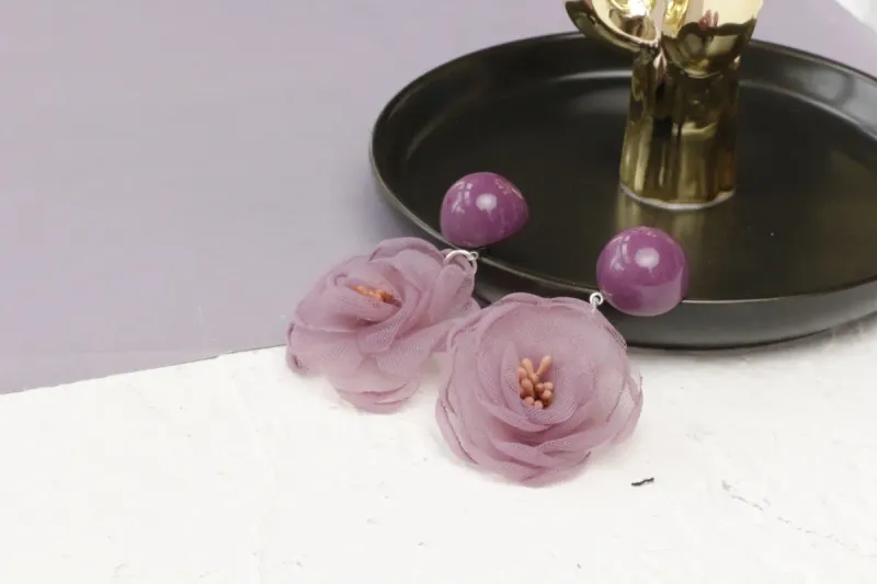 Collana con catena per clavicola con lacci, fatta a mano, motivo temperamento, orecchini viola tridimensionali, decorazione coordinata originale_voghion.com