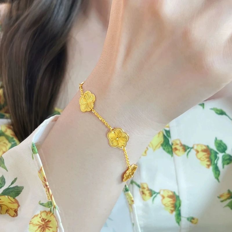 Pulseira de flor de ameixa laser CNC dourada e areia vietnamita, leve, luxuosa, dobrável, para mulheres, não desbota por muito tempo_voghion.com