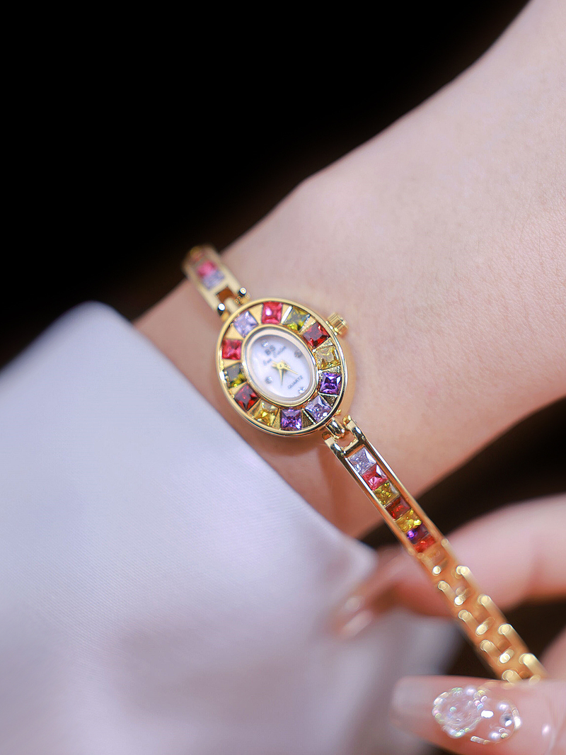 Women's Stylish Rainbow Gradient Dial Quartz Watch With Mineral Crystal & Jewelry Clasp – Fashionable & Water-Resistant_voghion.com
