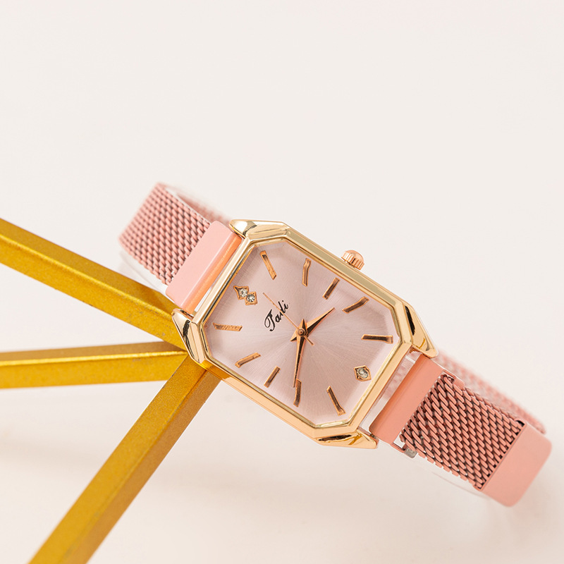 New trend classic internet celebrity magnetic buckle luxury diamond inlaid scale time women's watch_voghion.com