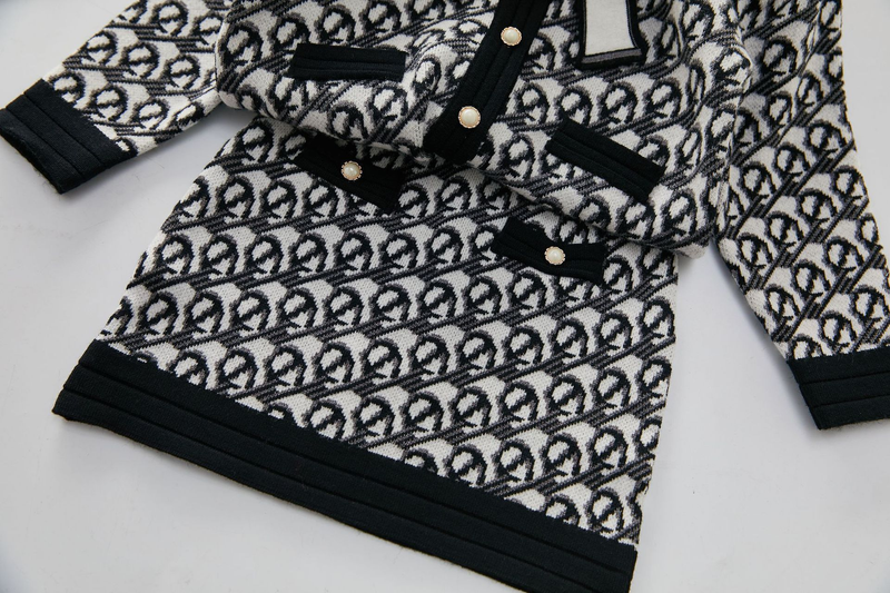 Girls' Sweater 2022 Autumn/Winter Small Fragrant Wind Children's Knitted Cardigan+Half Skirt Two Piece Set_voghion.com