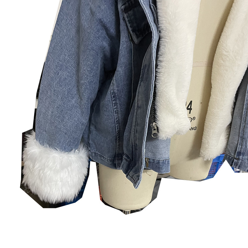 Kurze, verwaschene Pelzjacke aus Denim für Damen in Weiß_voghion.com