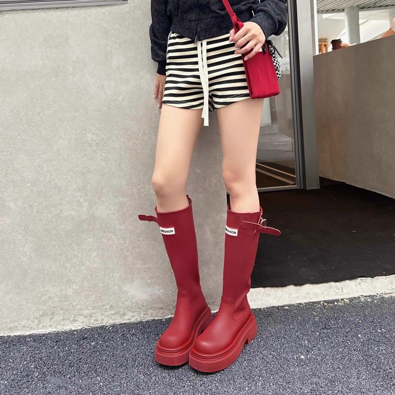 Pelle bovina intera ~ Yi Mengling Same British Knight per donna 2025 Nuovo stile slip-on con tacco grosso stivali da pioggia lunghi impermeabili_voghion.com
