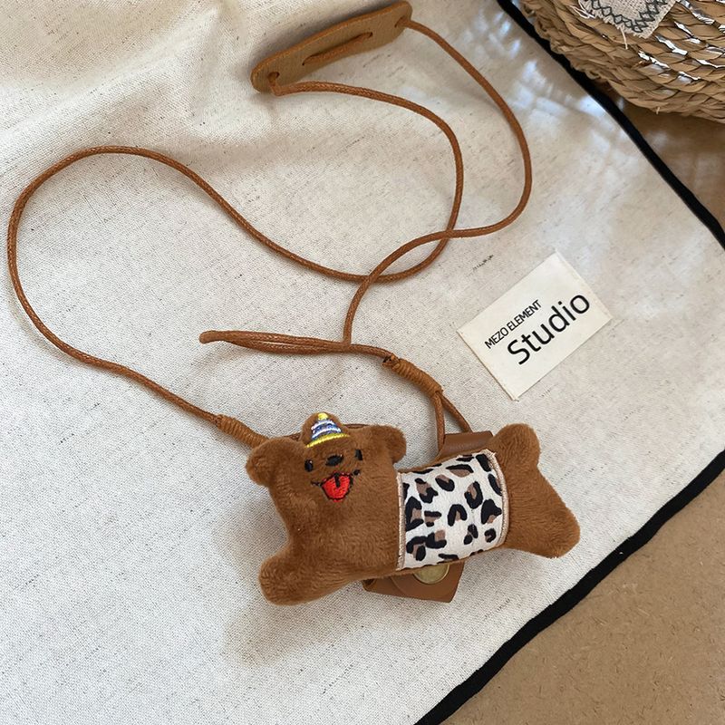 Collier en cuir avec lunettes de soleil en forme de chiot mignon, chaîne de clavicule polyvalente et amusante, design de niche_voghion.com