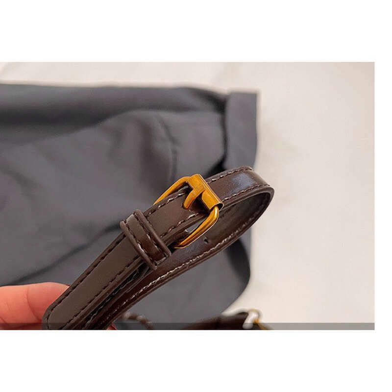 Koreanska 2025 Nya Höst- och Vinter Hundred Med Axelväska Modeväska Liten Fyrkantig Väska_voghion.com