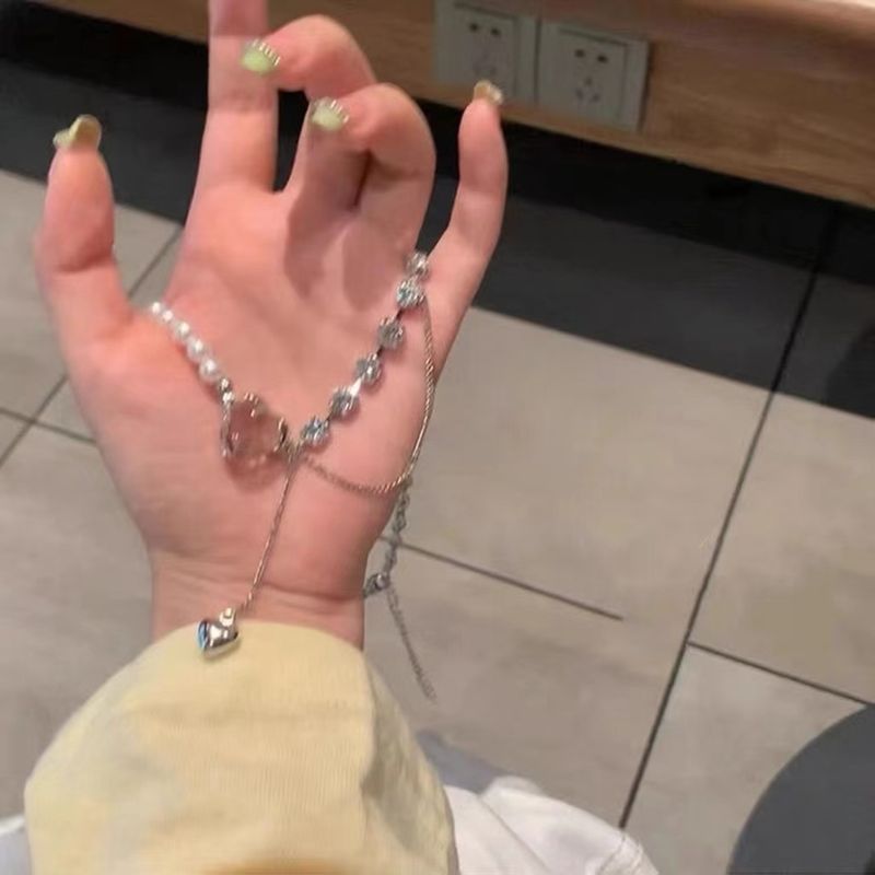 Instagram-stijl parelketting voor vrouwen met licht luxe en niche-ontwerp, hoogwaardige sleutelbeenketting met kwastje in hartvorm_voghion.com