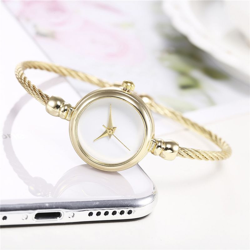 Yamaler Fashion Women No Scale Orologio da polso al quarzo con cinturino in lega di filo rotondo con quadrante rotondo_voghion.com