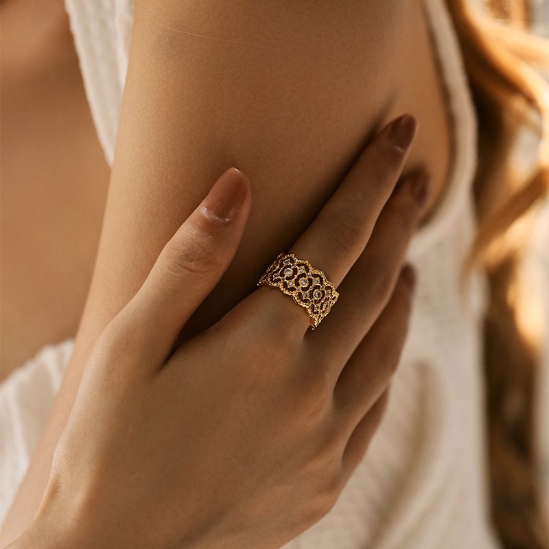 Anello di alta qualità in vero oro K placcato in ottone con design a farfalla e personalità, zircone, design squisito a goccia d'acqua_voghion.com