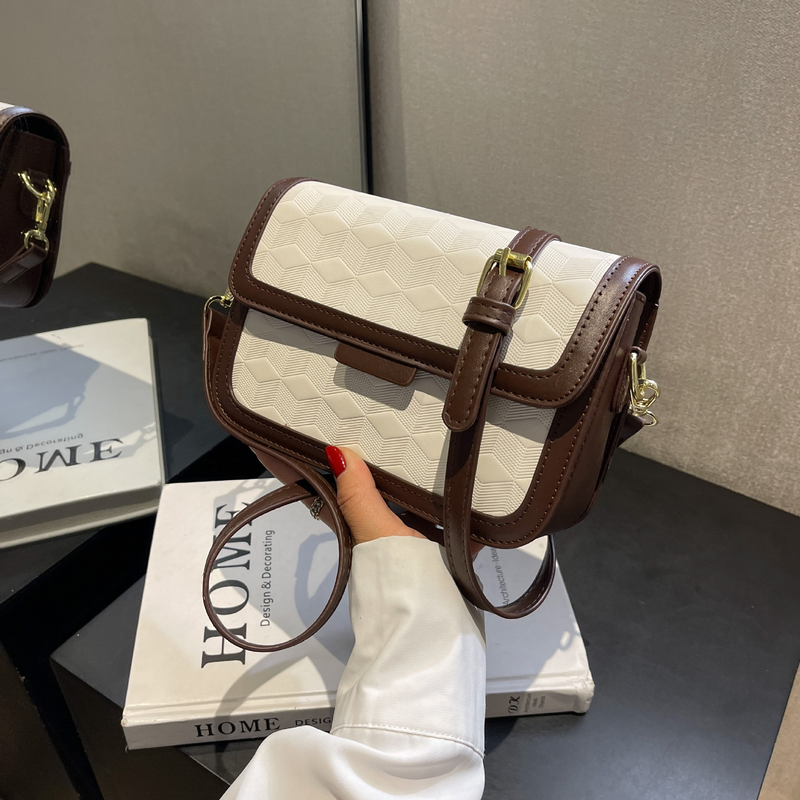 High quality, simple and fashionable women's 2023 new contrasting color summer diamond cross body bag, trendy small_voghion.com