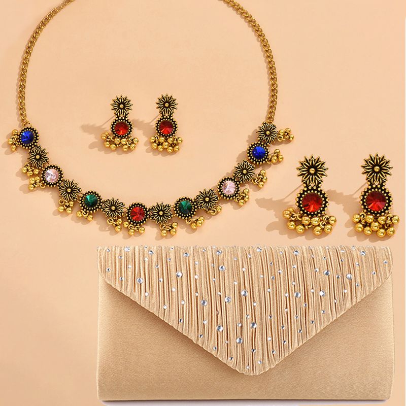 Parure di gioielli da donna - Collana con margherita e pietre preziose colorate e orecchini abbinati, elegante set da tre pezzi per abiti da sera_voghion.com