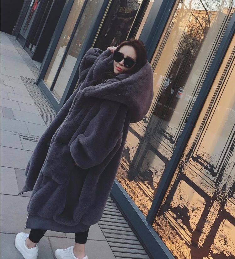 "Women's Long Plush Faux Fur Coat With Hood, Winter Warm Oversized Streetwear Jacket, Soft Cozy Outerwear For Casual Chic Style"_voghion.com