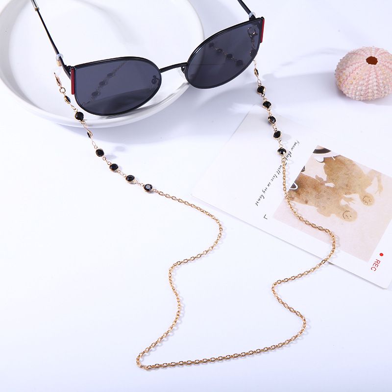 Cadena para auriculares de metal con cadena para gafas con cristales de perla y retención de color chapada en oro_voghion.com