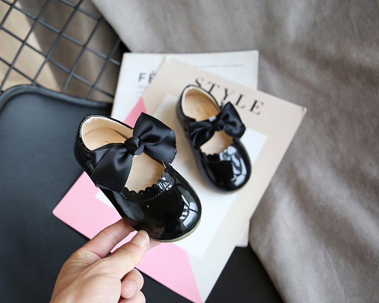 Mother&Kids Scarpe piccole in pelle per bambine Scarpe con fiocco in pelle brillante per bambine Scarpe da ballo per palcoscenico e asilo_voghion.com
