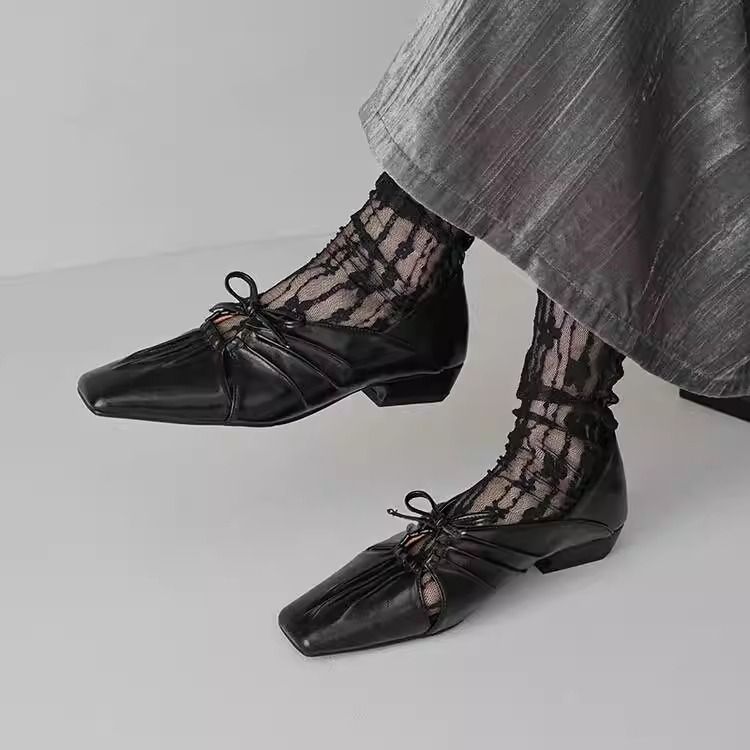Scarpe Mary Jane con punta quadrata e fiocco retrò in pelle di vacchetta rugosa per donna, inizio autunno_voghion.com