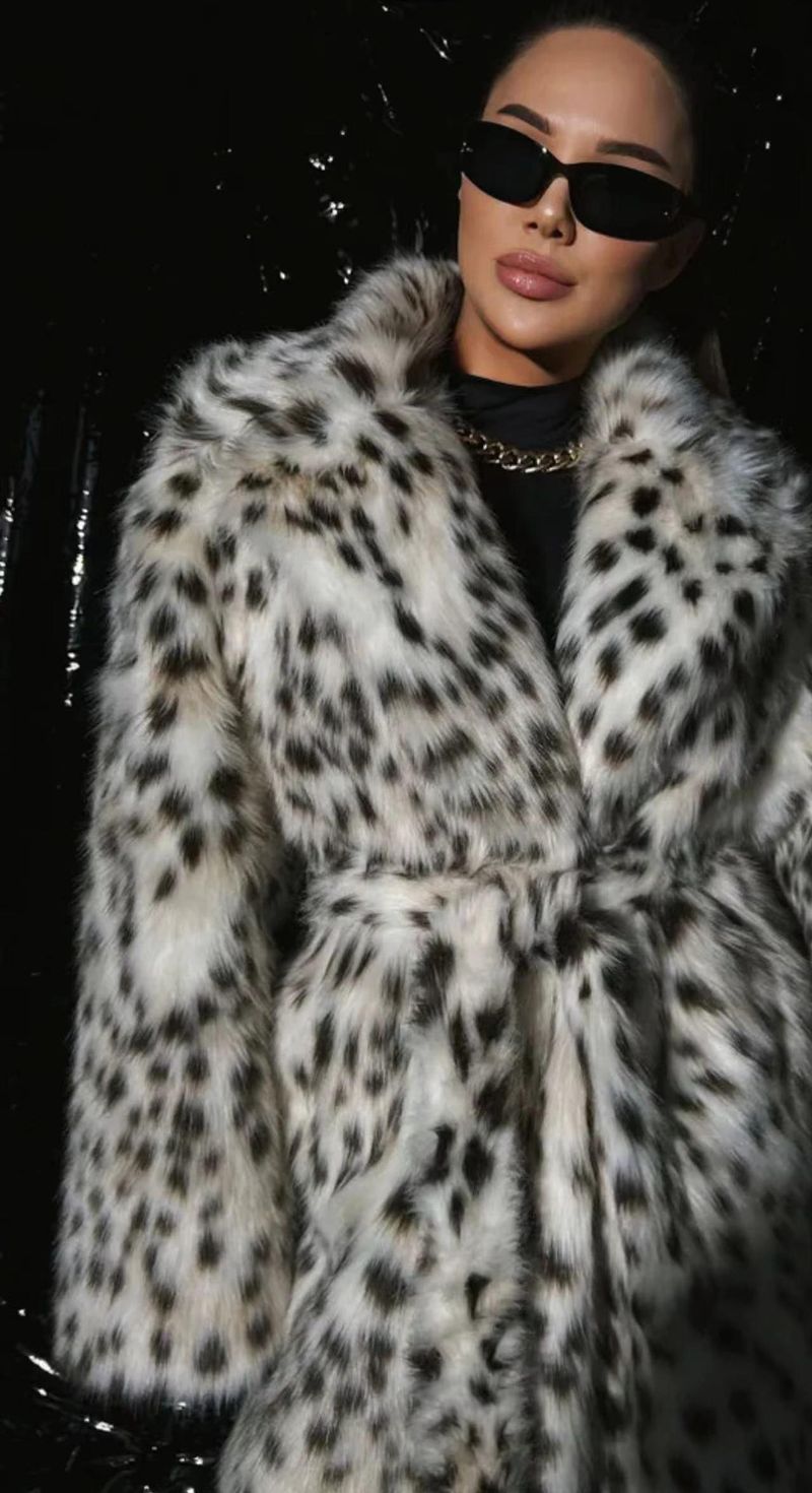 "Luxury Faux Fox Fur Coat – Long Leopard Print Trench Coat With Detachable Faux Fur Collar (S-XXXL)"_voghion.com