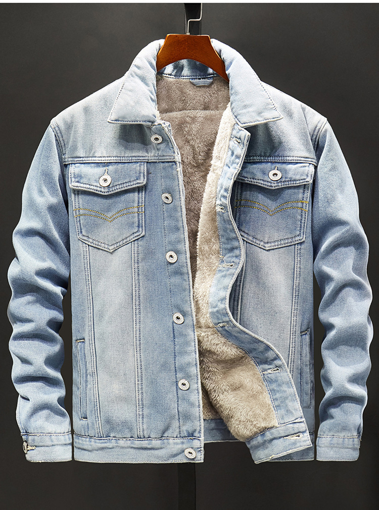 Herren-Outfits: Stilvoller, klassischer Herren-Mantel mit Reverskragen für den Winter_voghion.com