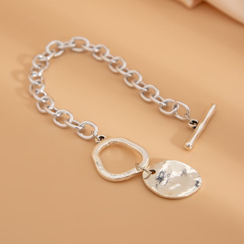 Collana con ciondolo circolare metallico alla moda, etichetta con ritratto hip-hop, catena con fibbia OT, catena per clavicola_voghion.com