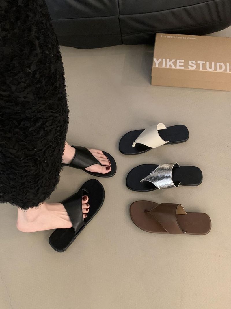 Small Niche Flat Bottomed Flip Flops For Women, Wearing 2025 New Summer Fashion Roman Shoes, Sandals, Beach Shoes_voghion.com