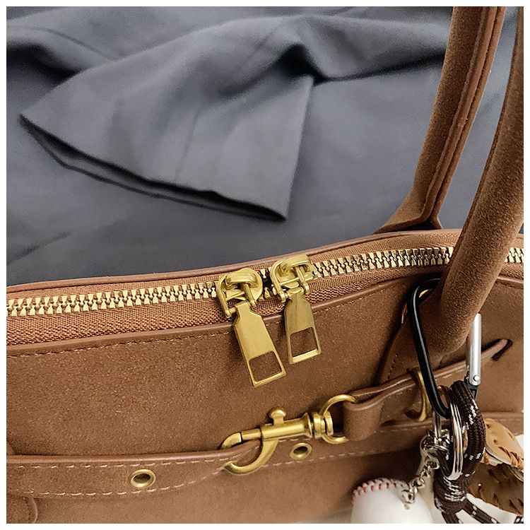 Matte shell bag, large capacity fashionable handbag for women, 2024 autumn and winter new item, high-end versatile_voghion.com