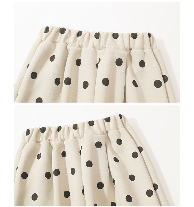 Mädchen Herbstanzug 2025 – Neue koreanische Version für Kinder im ausländischen Stil – Modisches zweiteiliges Set aus schwarzem Pullover und gepunkteter Hose_voghion.com