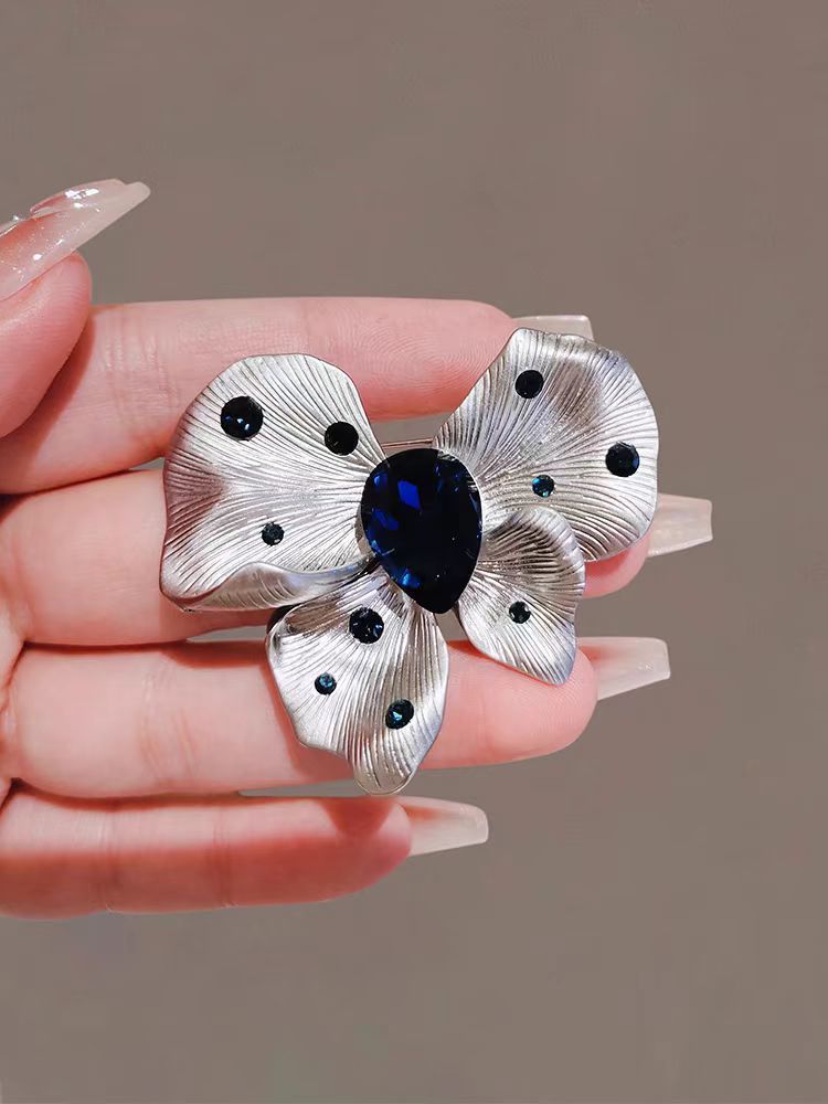 Brooch Three-dimensional Pin Butterfly Temperament Fashionable Retro High-end Exaggerated Crystal Coat Accessories Suit Corsage_voghion.com