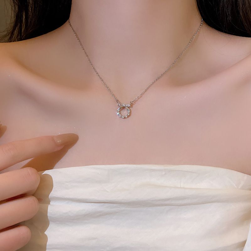 Ogrlica Spicy Girl Super Peneča verižica z metuljčkom, vsestranska, vrhunska, ženska, lahka, luksuzna, iz titana_voghion.com