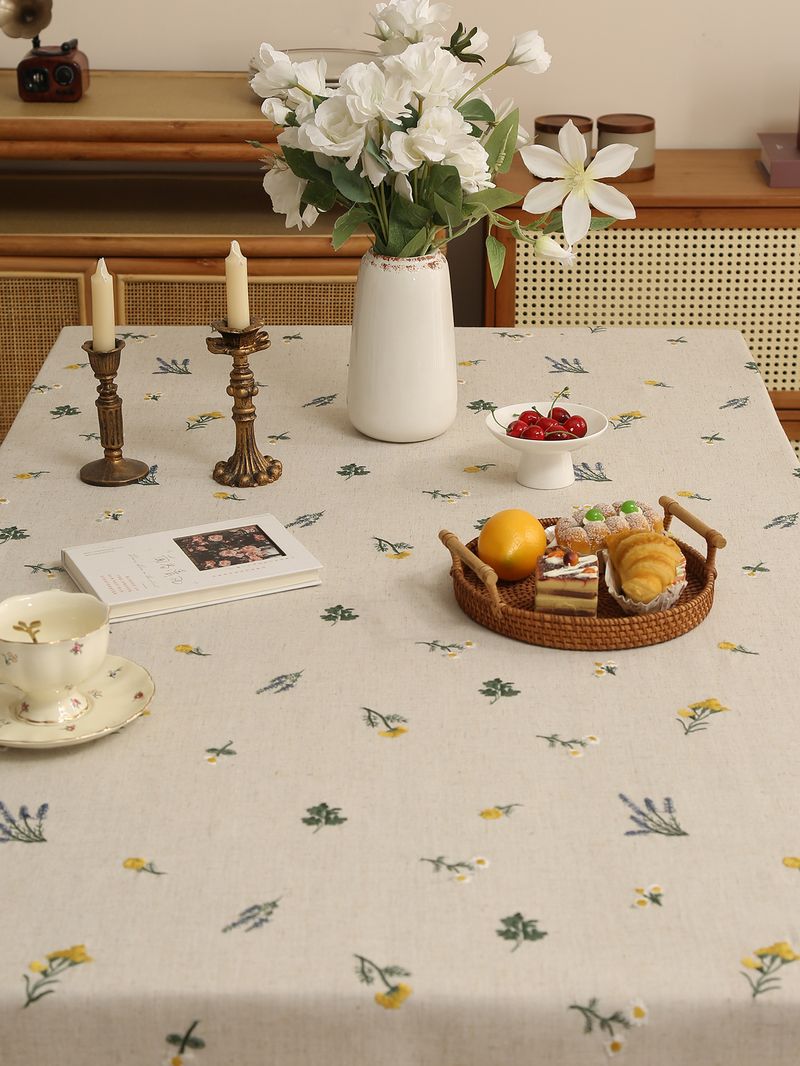 Lavendelfarbene bestickte Leinentischdecke – Natürlicher, strapazierfähiger rechteckiger Tischbezug 135 x 230 cm, hitzebeständiger und rutschfester Esstischläufer_voghion.com