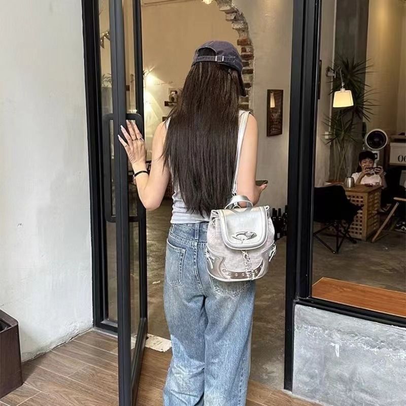 2024 New niche design Mist Pink Millennium Spicy Girl Crocodile Pattern Small Backpack Commuter Handbag for Women_voghion.com