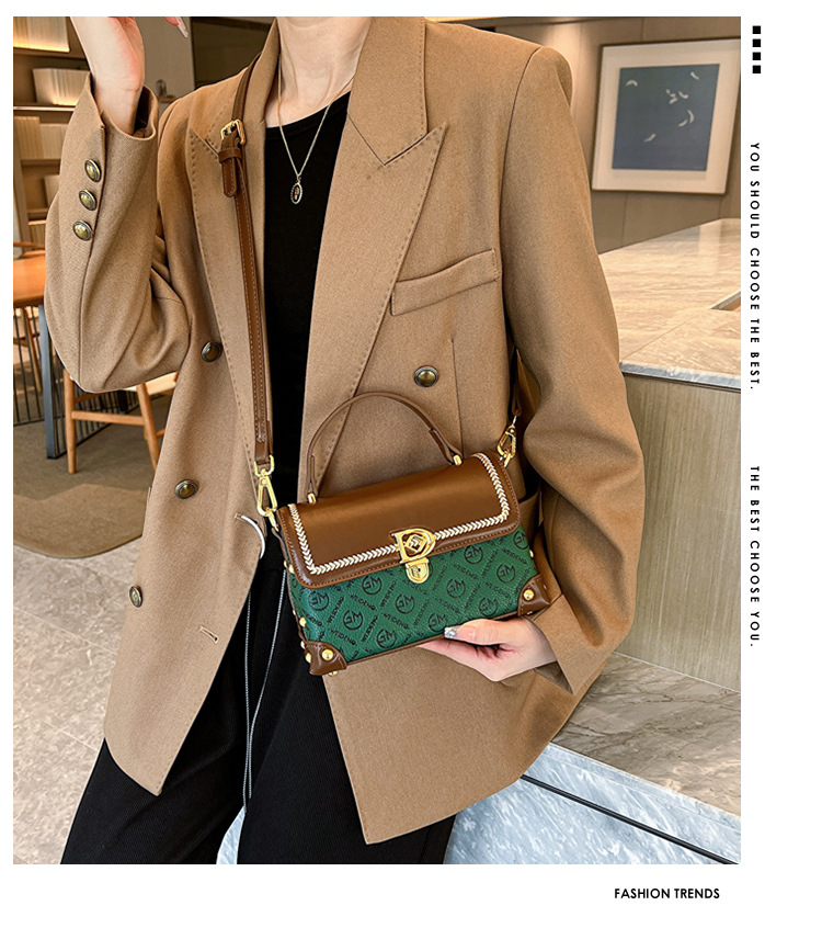 High-End-Textur-Mode-Retro-Damentasche 2023 neues Temperament vielseitiger Stil Damen-One-Shoulder-Cross-Body-handgehaltene kleine quadratische Tasche_voghion.com