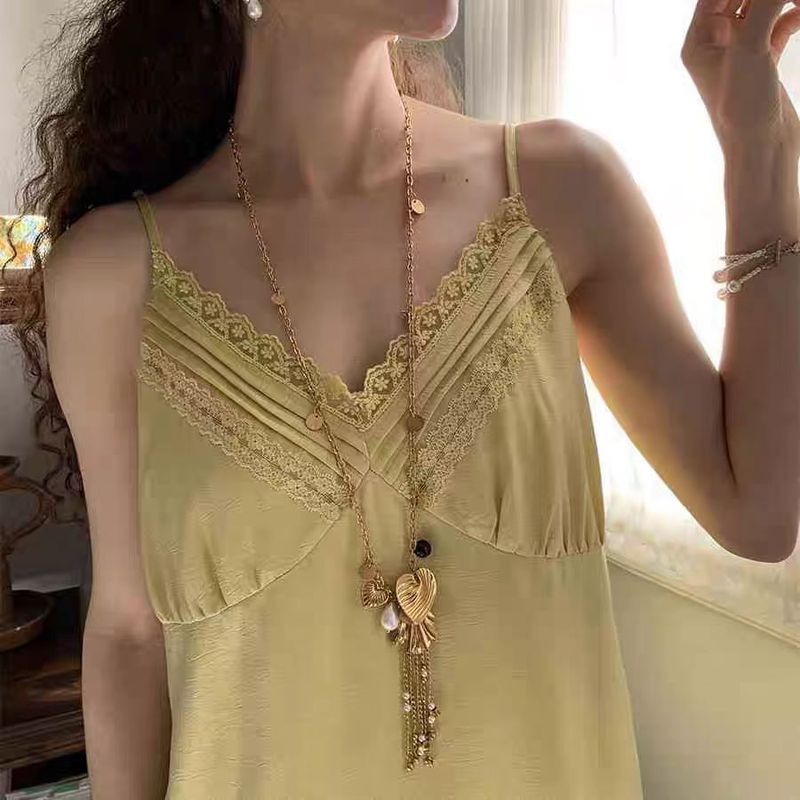 Collier empilable à trois couches de perles et pompons de style niche léger et luxueux_voghion.com