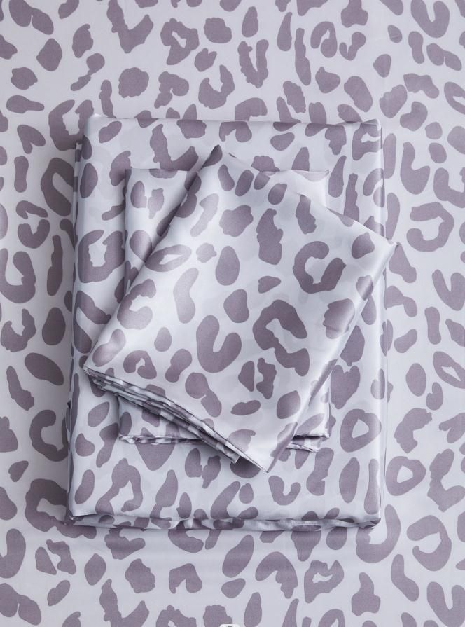 Satenska svilena plahta s printom, jastučnica, digitalni tisak, srebrni leopard set od četiri dijela_voghion.com