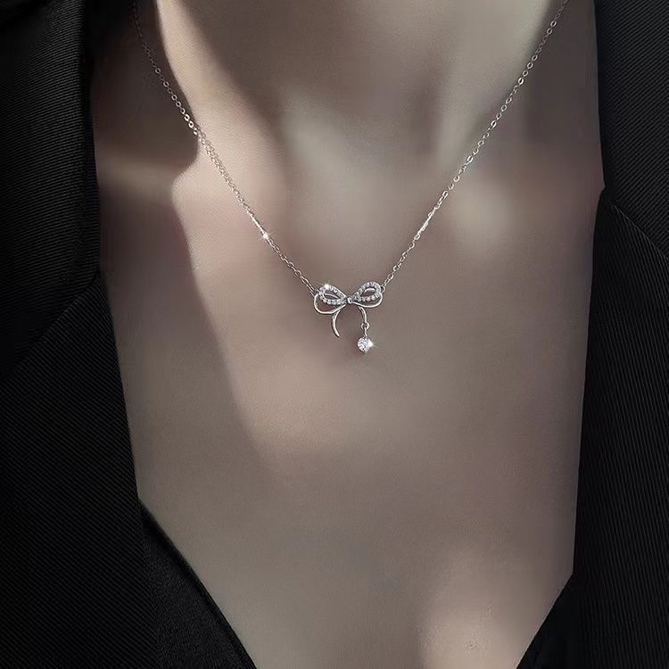 Gentle Starry Sky Bow Necklace For Women, High-End Design Sense, Niche Pearl Collarbone Chain, Exquisite Simple Neck_voghion.com
