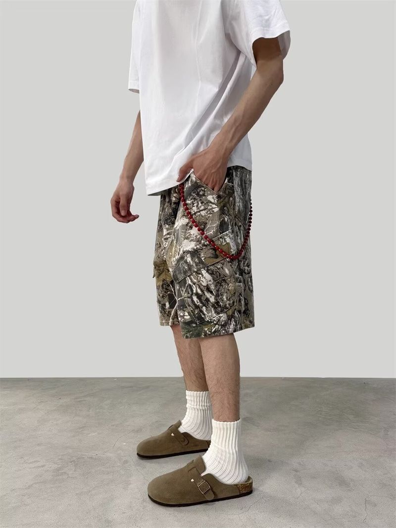 Ropa para hombre, estilo retro, estilo harajuku, con estampado de camuflaje, holgado, informal, para el trabajo y pantalones cortos._voghion.com