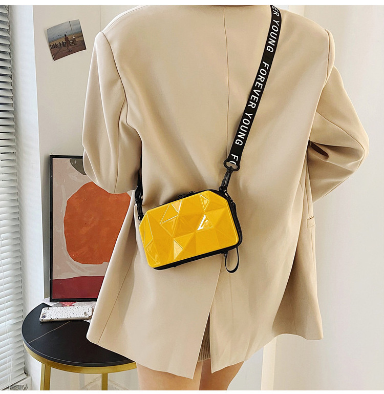 Mochila pequeña de un solo hombro con cremallera para mujer, bolso bandolera diagonal color caramelo, novedad de 2023_voghion.com