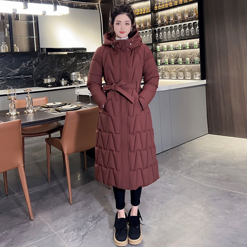 Langer Damen-Steppmantel – Schmal geschnittene Winterjacke mit Kapuze, knielanger Steppmantel aus Daunenalternative (auch in großen Größen und verschiedenen Farben erhältlich)_voghion.com