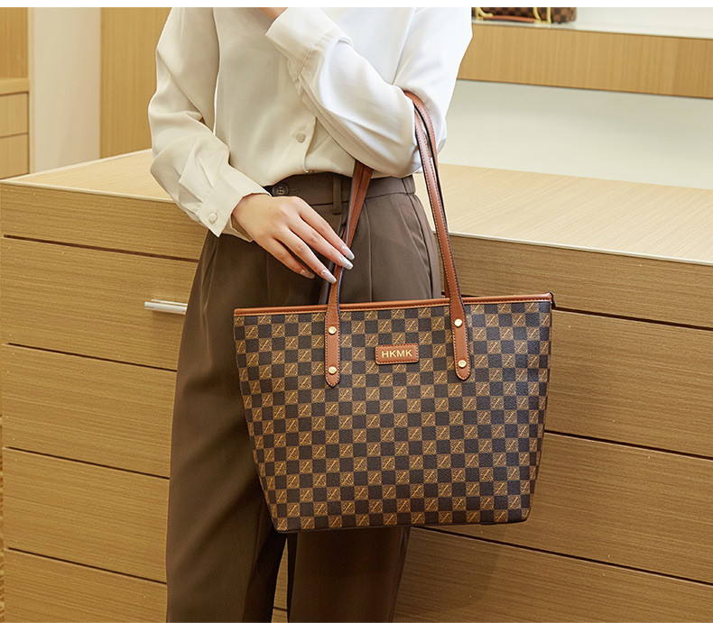 2023 Nieuwe Goede Vrouwen Retro Europese En Amerikaanse Grote Capaciteit Draagtas Dambord Eenvoudige Leisure Commuter Bag Moeder Tas_voghion.com