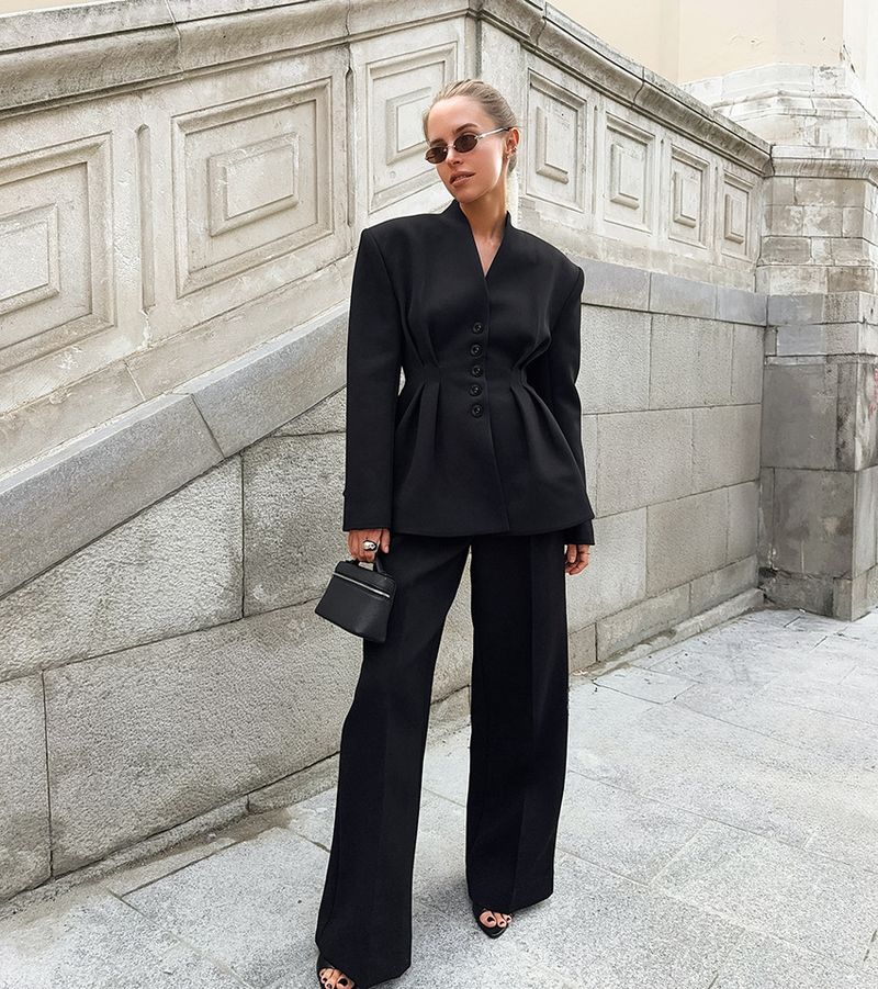 2025 Herbstmode Schwarzer Anzug Damen, Taillenbetonter Blazer und Hose Zweiteiliges Set für den Arbeitsweg_voghion.com