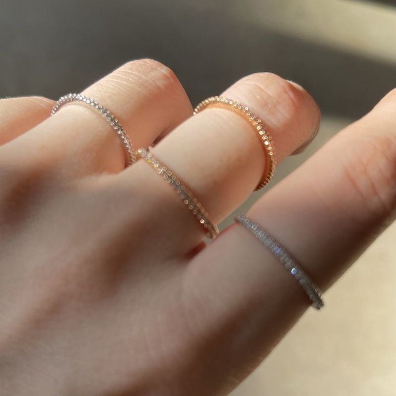 Anello sottile con mini diamanti scintillanti colorati impilabile, personalità della moda coreana Ins Niche_voghion.com