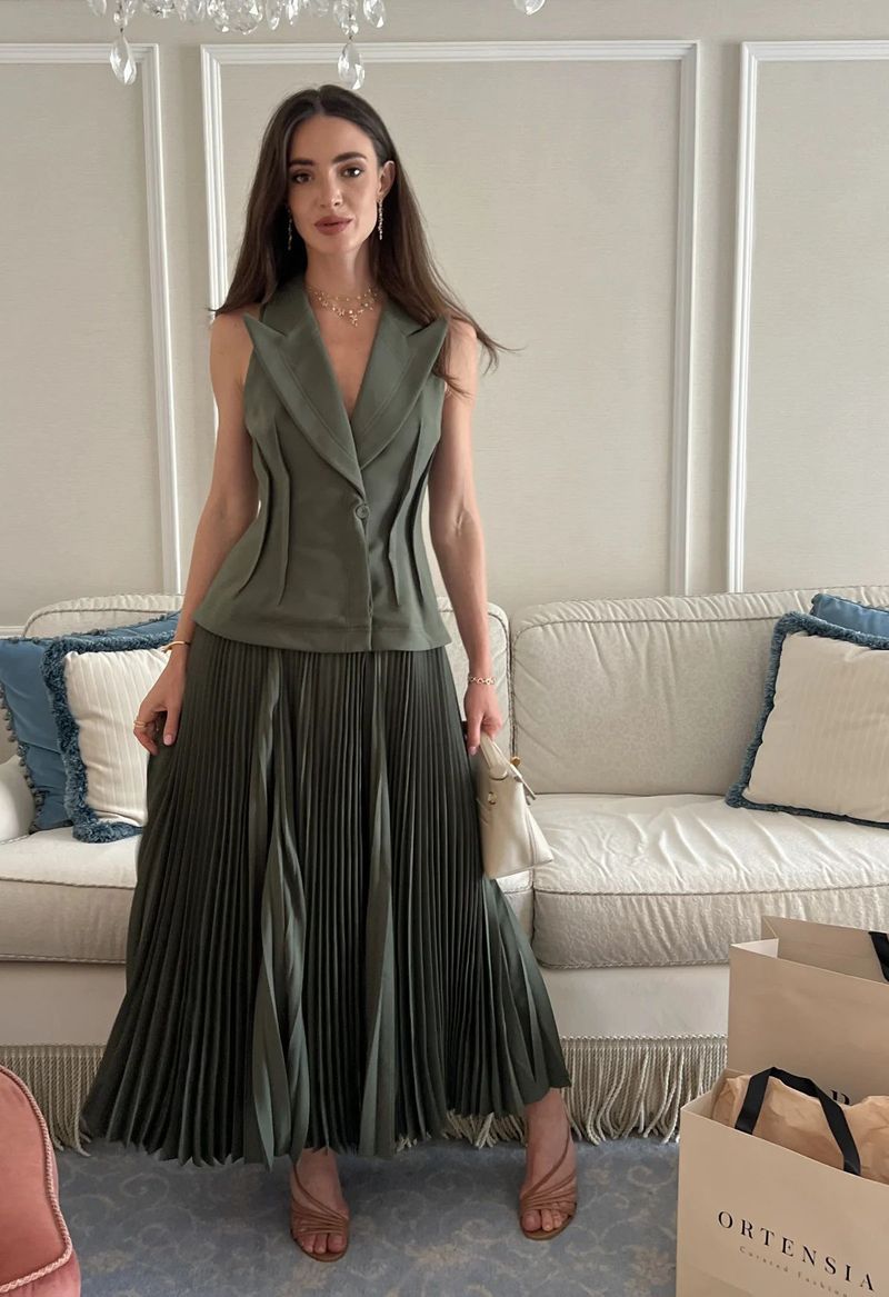 Vêtements pour femmes élégants à revers, gilet sans manches, jupe plissée, costume deux pièces_voghion.com