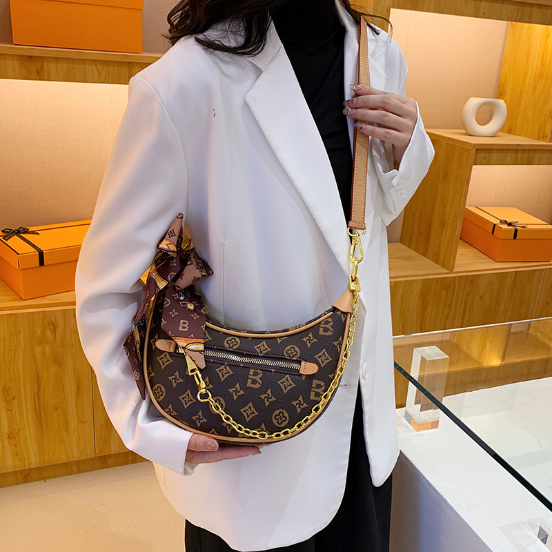 Borsa a tracolla Catena di alta qualità Borsa ascellare casual 2023 Nuova borsa a tracolla di lusso Borsa a mezzaluna versatile Borsa da donna_voghion.com
